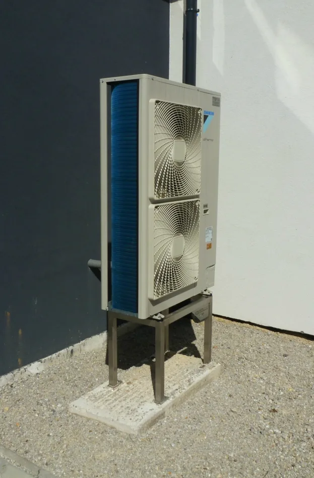 Tepelné čerpadlo vzduch voda Daikin Altherma HT vysokoteplotné 16kW bytový dom Iliaš