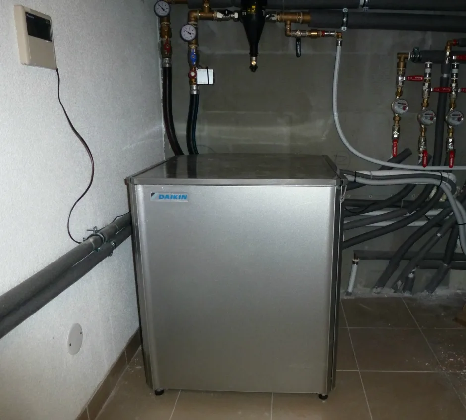 Tepelné čerpadlo vzduch voda Daikin Altherma HT vysokoteplotné 16kW bytový dom Iliaš