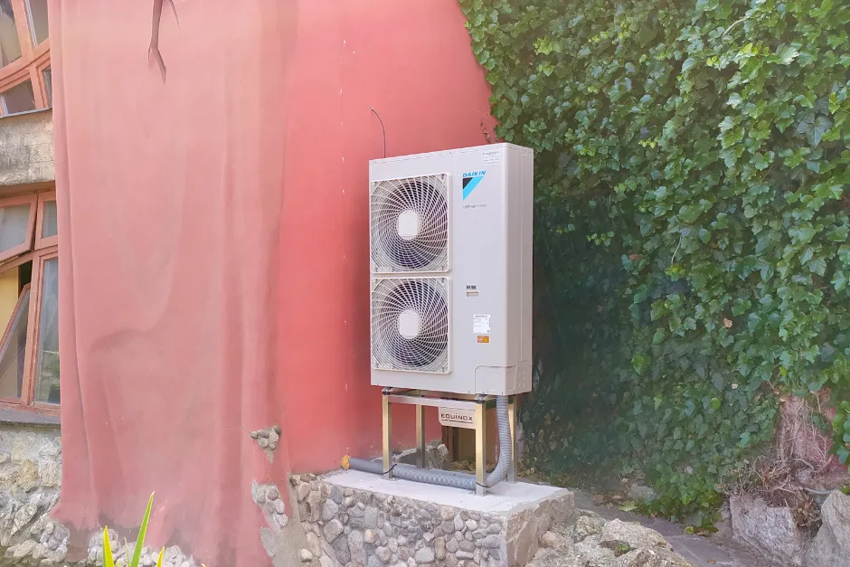 Tepelné čerpadlo vzduch voda Daikin Altherma HT vysokoteplotné 16kW kaviareň BB