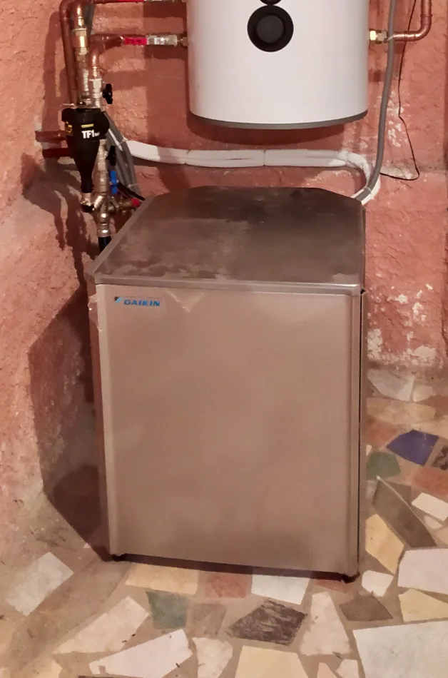 Tepelné čerpadlo vzduch voda Daikin Altherma HT vysokoteplotné 16kW kaviareň BB