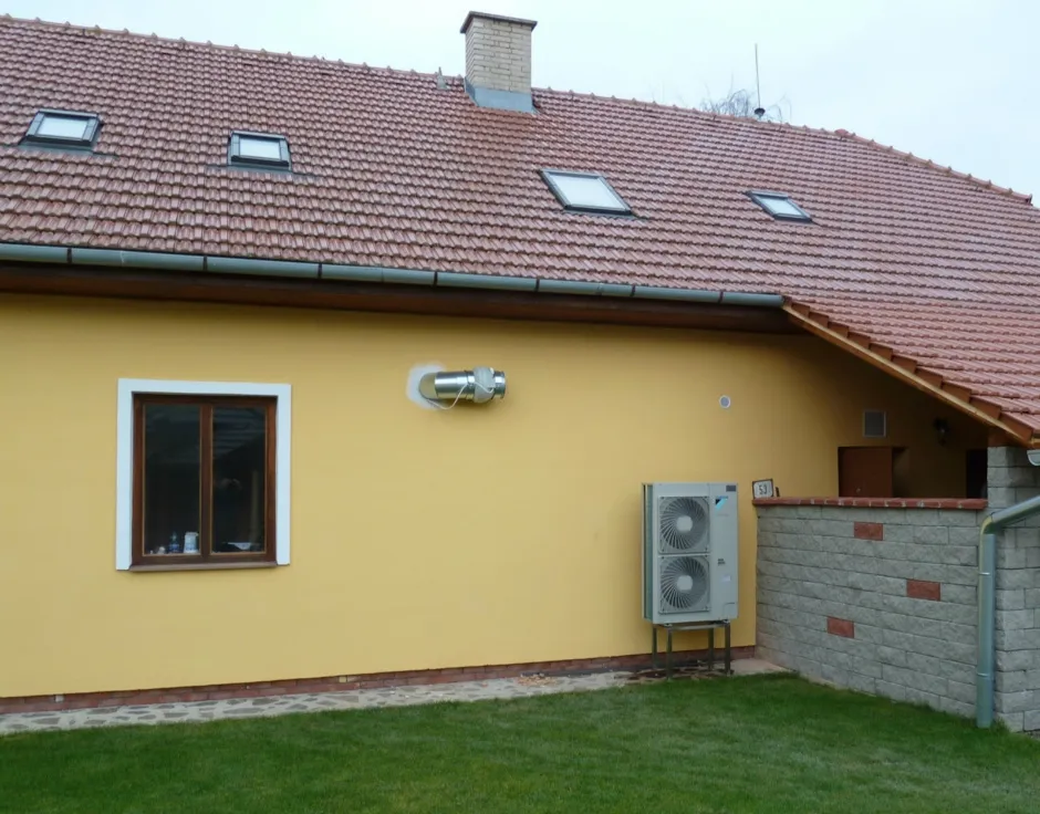 Tepelné čerpadlo vzduch voda Daikin Altherma HT 16kW rodinný dom Klátova Nová Ves