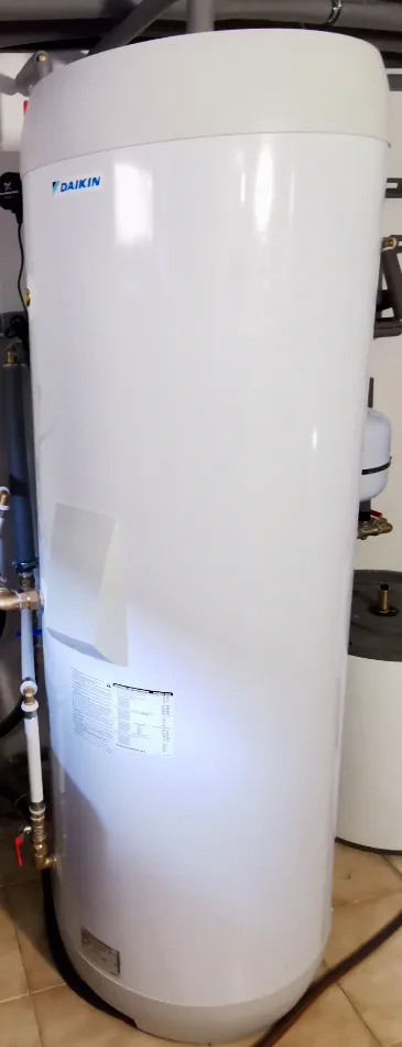 Tepelné čerpadlo vzduch voda Daikin Altherma HT vysokoteplotné 16kW rodinný dom Nevidzany