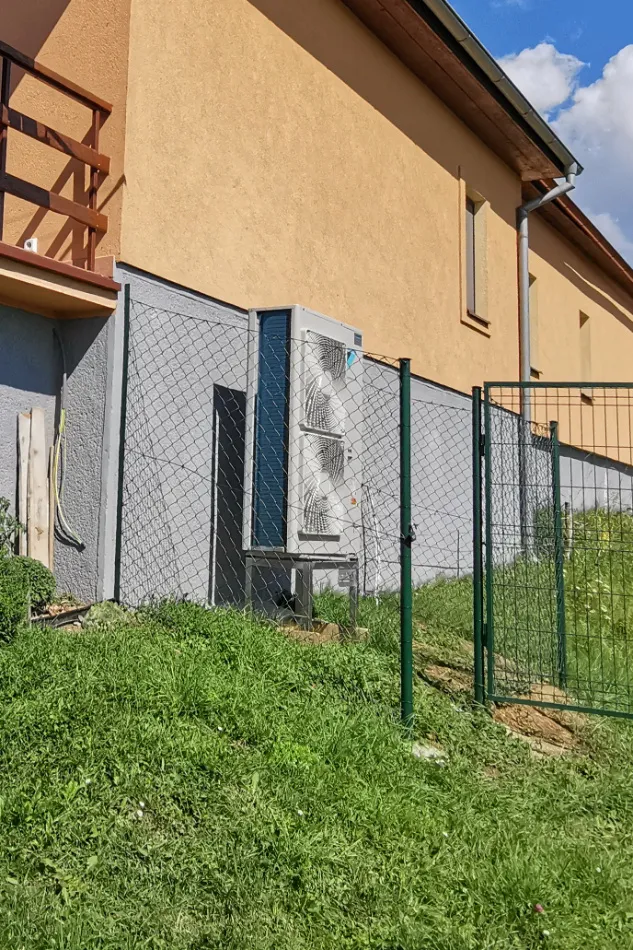 Tepelné čerpadlo vzduch voda Daikin Altherma HT vysokoteplotné 16kW rodinný dom Skliarovo