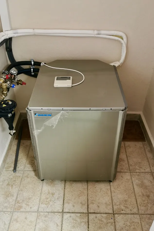Tepelné čerpadlo vzduch voda Daikin Altherma HT vysokoteplotné 16kW rodinný dom Skliarovo