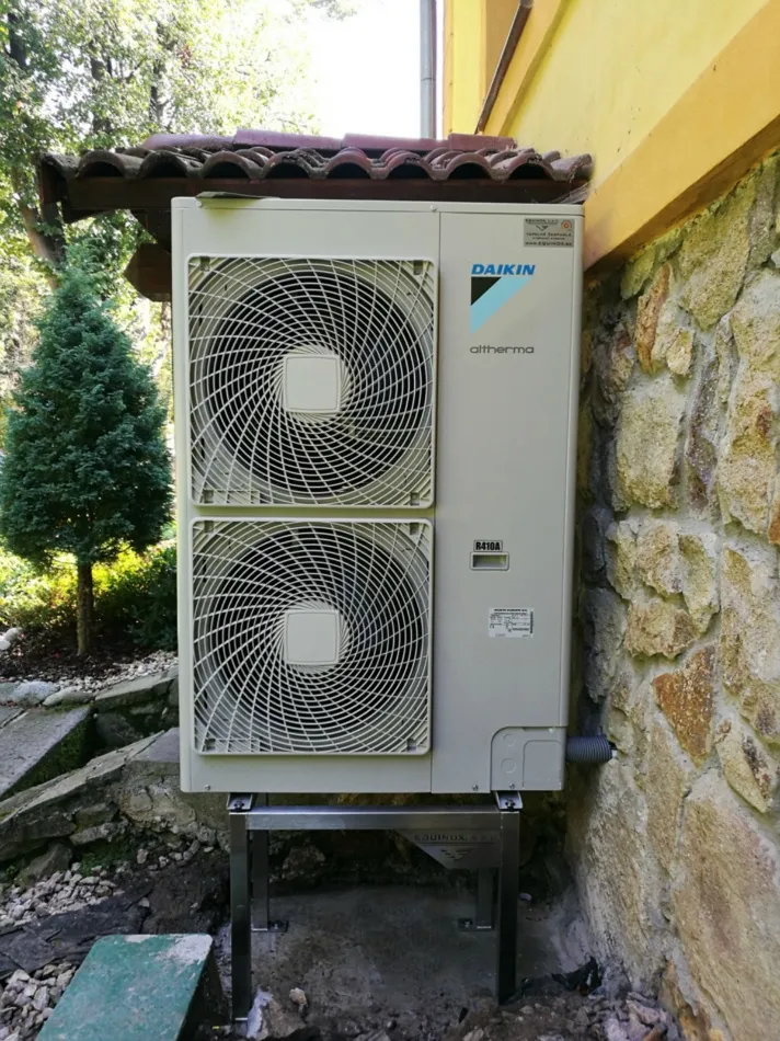 Tepelné čerpadlo vzduch voda Daikin Altherma HT vysokoteplotné 16kW rodinný dom Vyhne