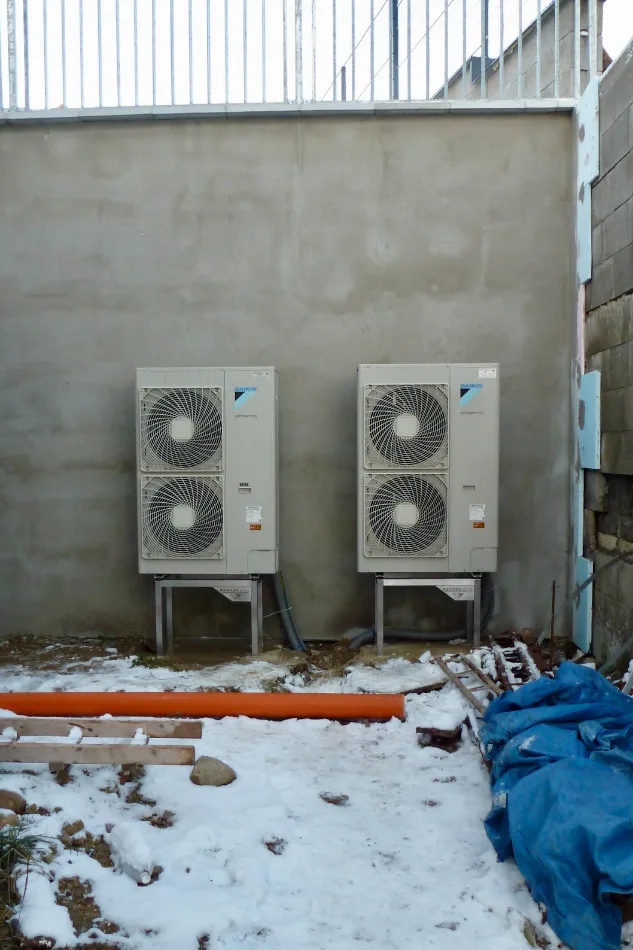 Tepelné čerpadlo vzduch voda Daikin Altherma HT vysokoteplotné 16kW ubytovňa Sklené