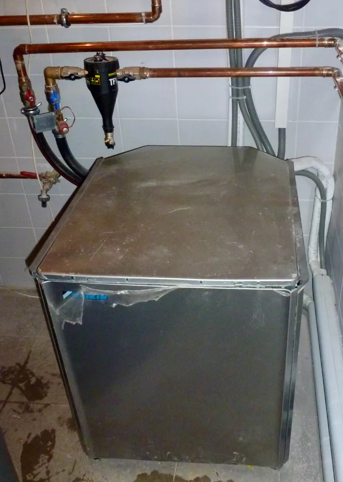 Tepelné čerpadlo vzduch voda Daikin Altherma HT vysokoteplotné 16kW ubytovňa Sklené