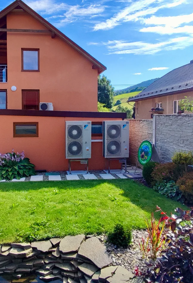 Tepelné čerpadlo vzduch voda Daikin Altherma HT vysokoteplotné 2x14kW poly. objekt Zuberec