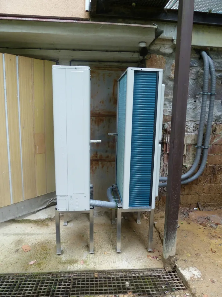 Tepelné čerpadlo vzduch voda Daikin Altherma HT vysokoteplotné 2x16kW kom. objekt Donovaly