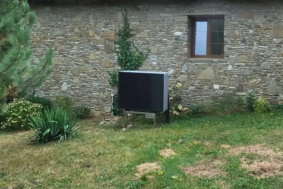 Tepelné čerpadlo vzduch voda Daikin Altherma HT3 vysokoteplotné 14kW rodinný dom Brestovce