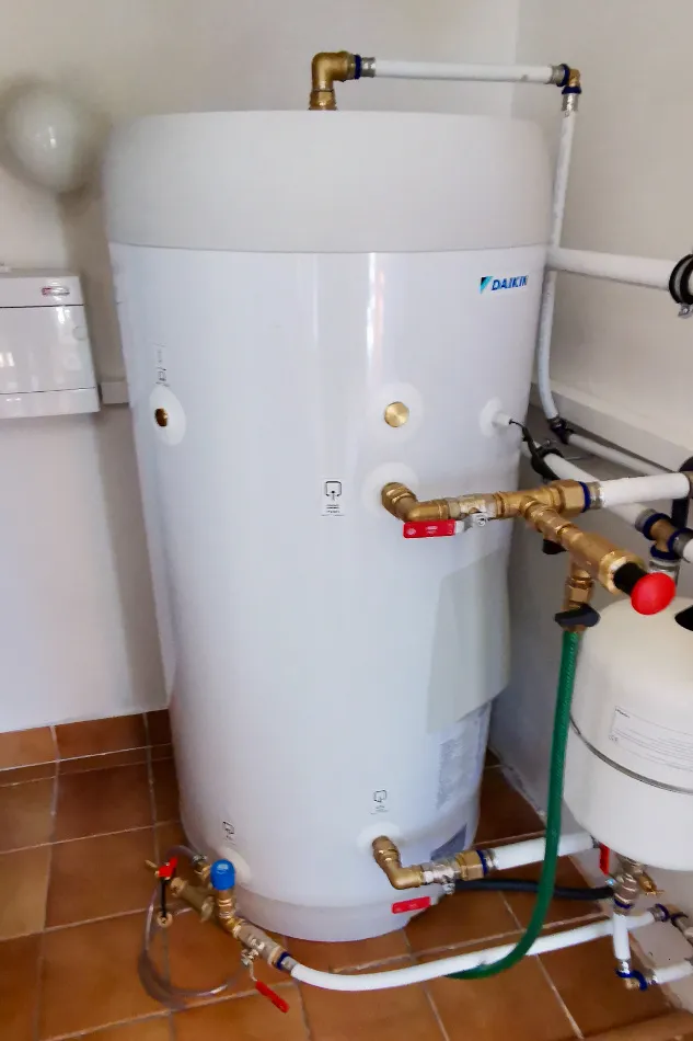 Tepelné čerpadlo vzduch voda Daikin Altherma HT3 vysokoteplotné 14kW rodinný dom Brezno