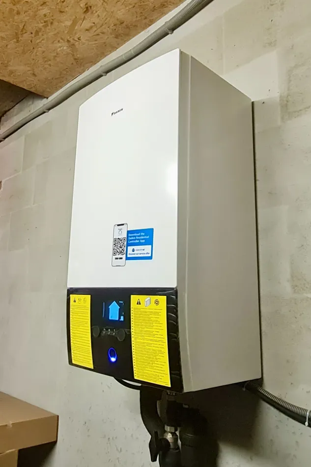 Tepelné čerpadlo vzduch voda Daikin Altherma HT3 vysokoteplotné 14kW rodinný dom Bzovík