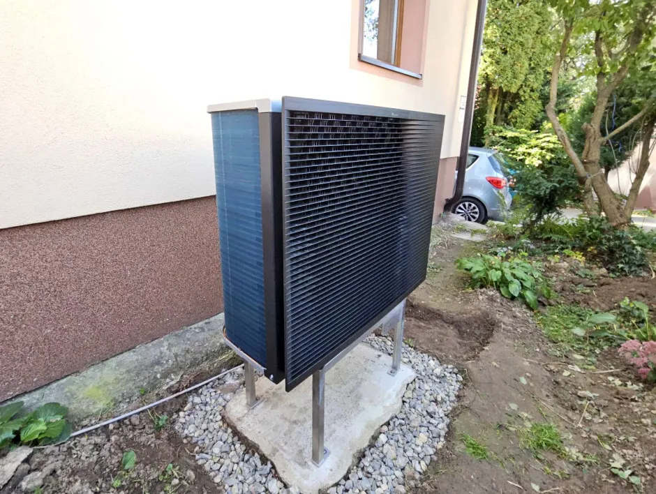 Tepelné čerpadlo vzduch voda Daikin Altherma HT3 vysokoteplotné 14kW rodinný dom Hrochoť