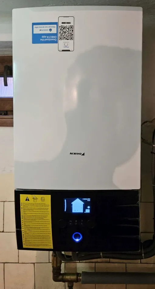 Tepelné čerpadlo vzduch voda Daikin Altherma HT3 vysokoteplotné 14kW rodinný dom Hrochoť