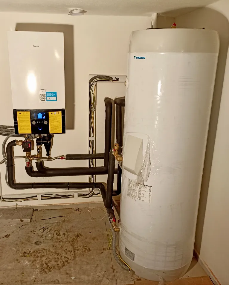 Tepelné čerpadlo vzduch voda Daikin Altherma HT3 vysokoteplotné 14kW rodinný dom Radzovce