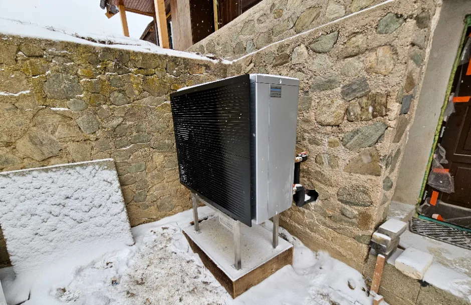 Tepelné čerpadlo vzduch voda Daikin Altherma HT3 vysokoteplotné 14kW rodinný dom Šumiac