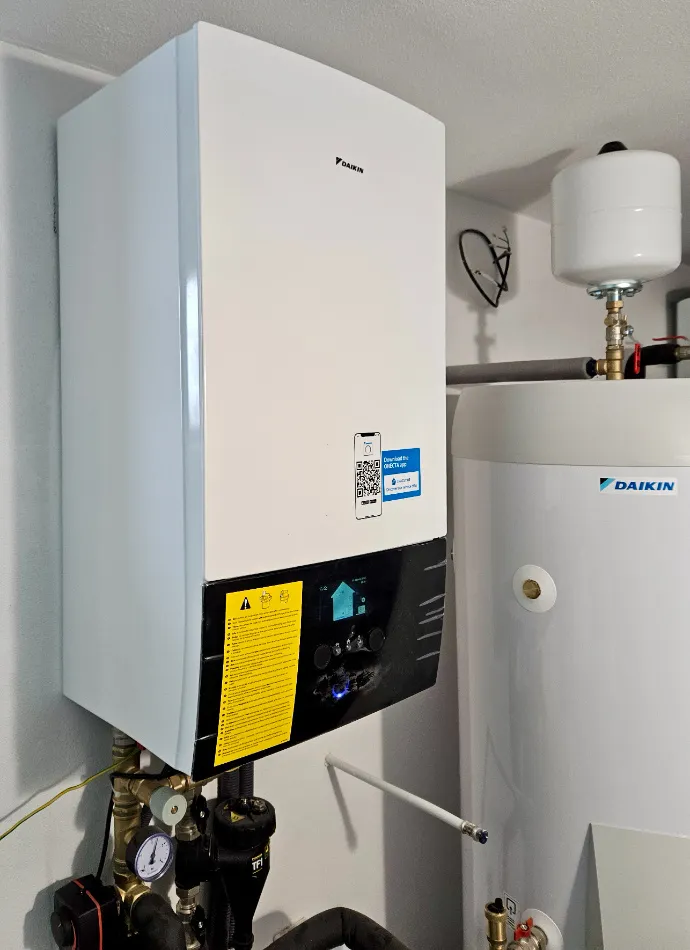 Tepelné čerpadlo vzduch voda Daikin Altherma HT3 vysokoteplotné 14kW rodinný dom Šumiac