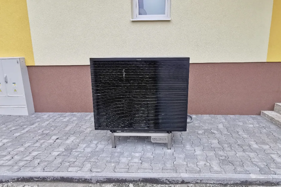 Tepelné čerpadlo vzduch voda Daikin Altherma HT3 vysokoteplotné 18kW Jednota Čierny Balog