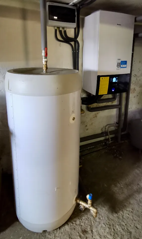 Tepelné čerpadlo vzduch voda Daikin Altherma HT3 vysokoteplotné 18kW rodinný dom Bobrov