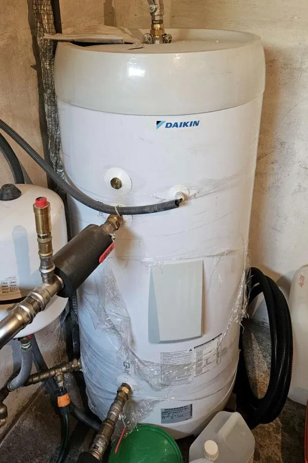 Tepelné čerpadlo vzduch voda Daikin Altherma HT3 vysokoteplotné 18kW rodinný dom Podkonice