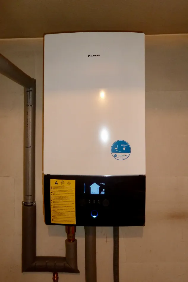 Tepelné čerpadlo vzduch voda Daikin Altherma HT3 vysokoteplotné 18kW rodinný dom Poniky
