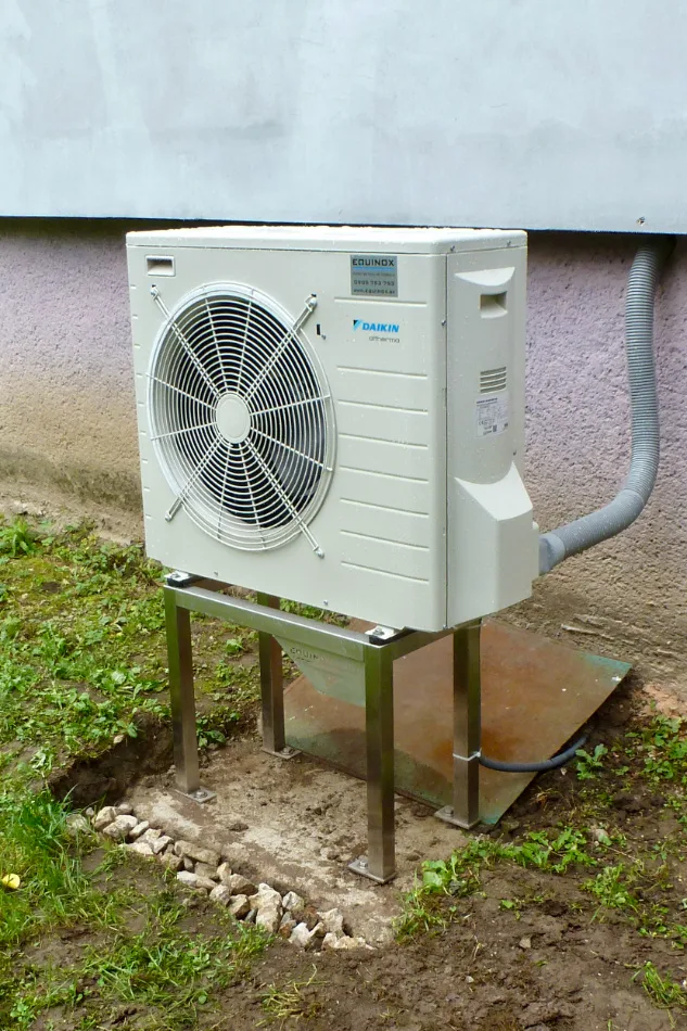 Tepelné čerpadlo vzduch voda Daikin Altherma HYBRID 8kW-33kW nekomerčný objekt ECAV Čáčov