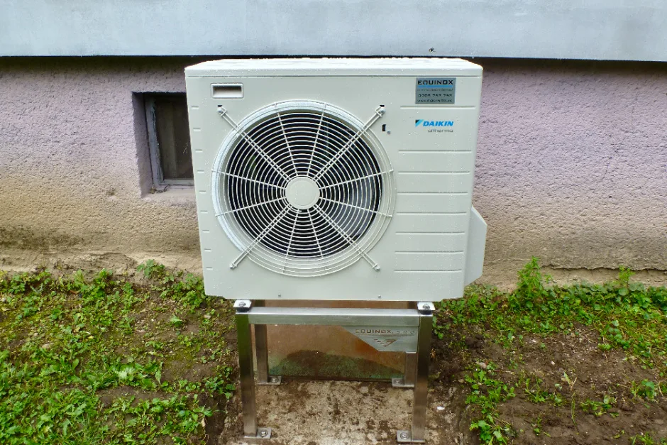 Tepelné čerpadlo vzduch voda Daikin Altherma HYBRID 8kW-33kW nekomerčný objekt ECAV Čáčov