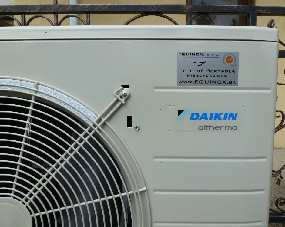 Tepelné čerpadlo vzduch voda Daikin Altherma HYBRID 8kW - 33kW rodinný dom Dolná Ždaňa