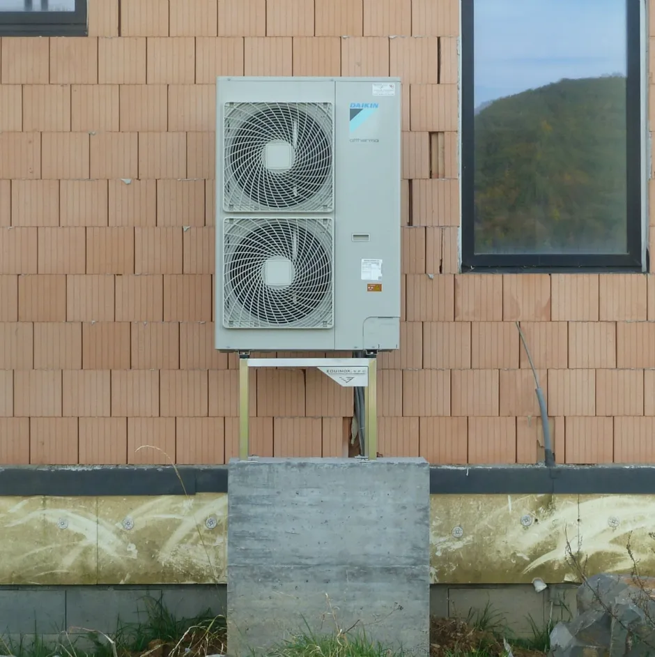 Tepelné čerpadlo vzduch voda Daikin Altherma Kompakt LT 14kW s chladením rod. dom Stožok