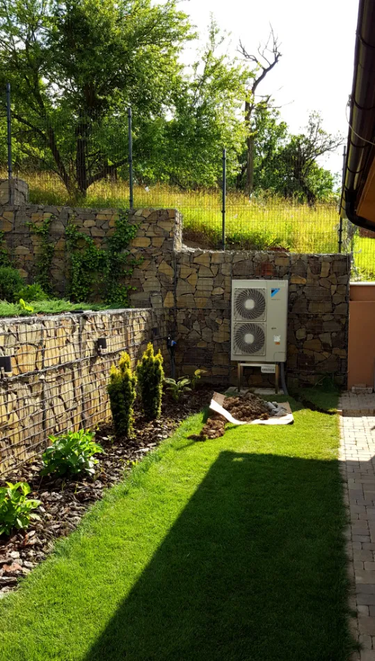 Tepelné čerpadlo vzduch voda Daikin Altherma LT 11kW rodinný dom Belá-Dulice