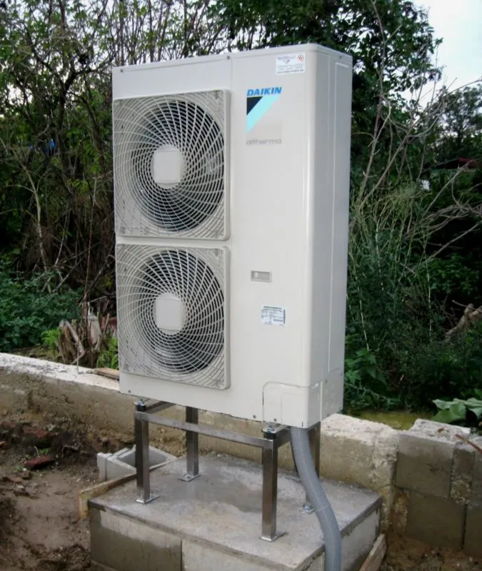 Tepelné čerpadlo vzduch voda Daikin Altherma LT 11kW rodinný dom Biely Kostol