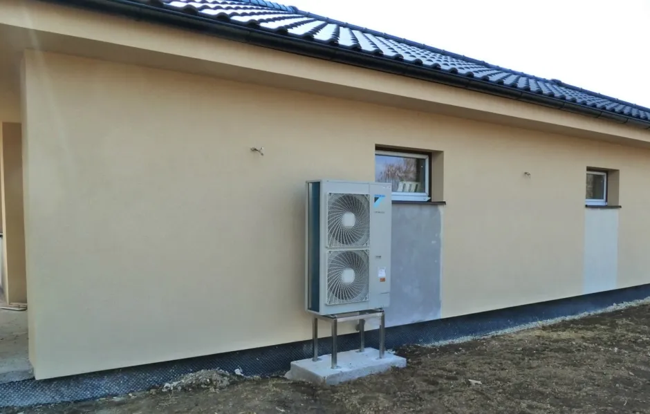 Tepelné čerpadlo vzduch voda Daikin Altherma LT 11kW rodinný dom Čerenčany