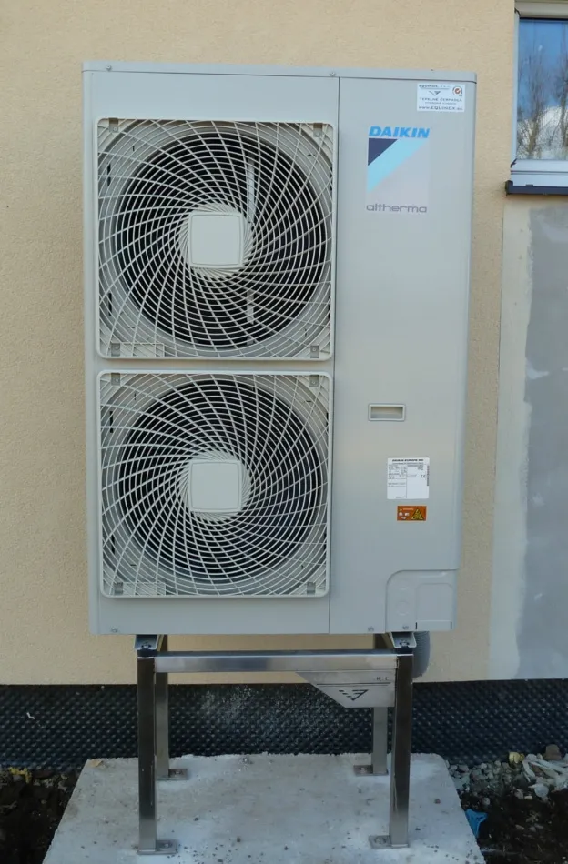 Tepelné čerpadlo vzduch voda Daikin Altherma LT 11kW rodinný dom Čerenčany