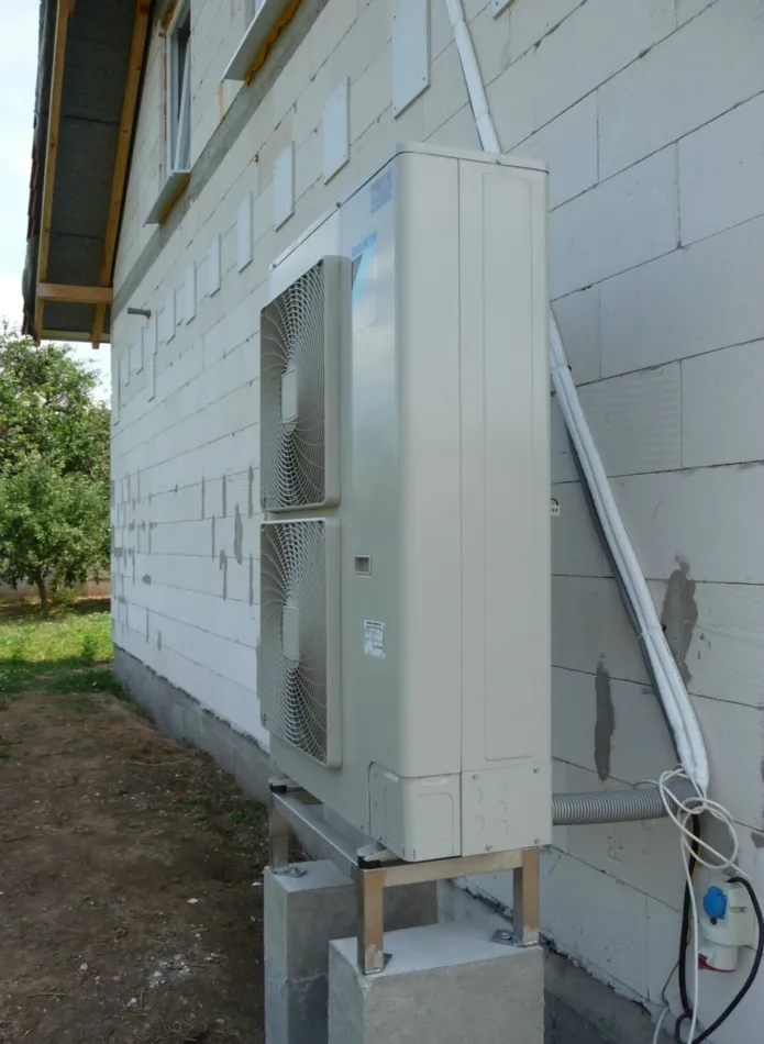 Tepelné čerpadlo vzduch voda Daikin Altherma LT 11kW rodinný dom Černík