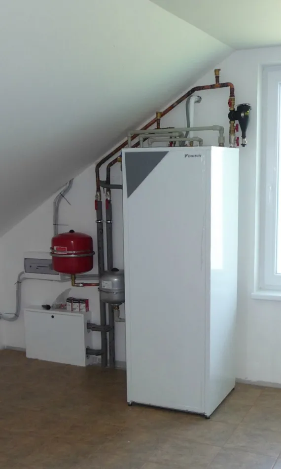 Tepelné čerpadlo vzduch voda Daikin Altherma LT 11kW rodinný dom Černík