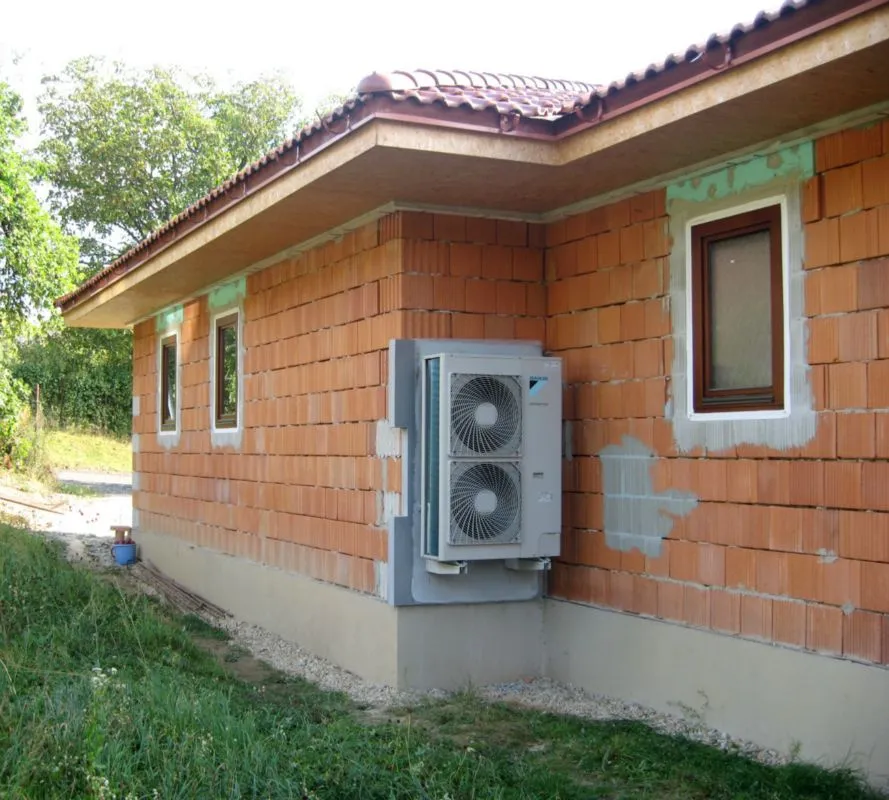 Tepelné čerpadlo vzduch voda Daikin Altherma LT 11kW rodinný dom Halič