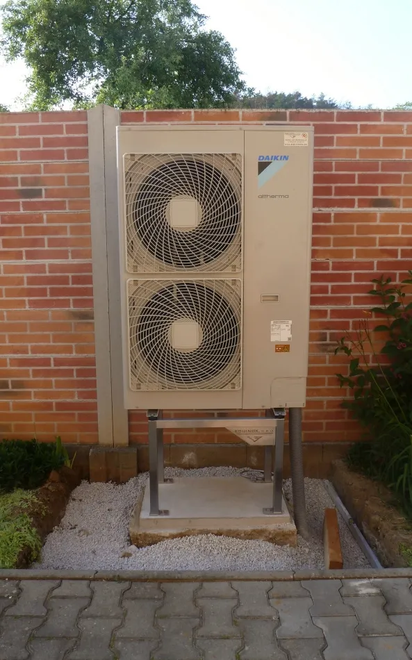 Tepelné čerpadlo vzduch voda Daikin Altherma LT 11kW rodinný dom Hradište