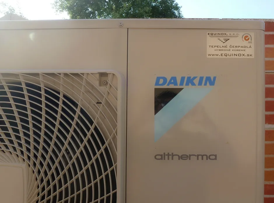 Tepelné čerpadlo vzduch voda Daikin Altherma LT 11kW rodinný dom Hradište