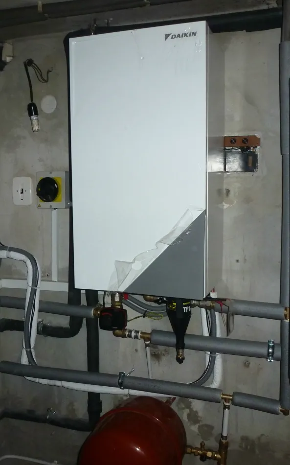 Tepelné čerpadlo vzduch voda Daikin Altherma LT 11kW rodinný dom Hradište