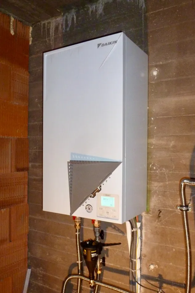 Tepelné čerpadlo vzduch voda Daikin Altherma LT 11kW rodinný dom Hriňová