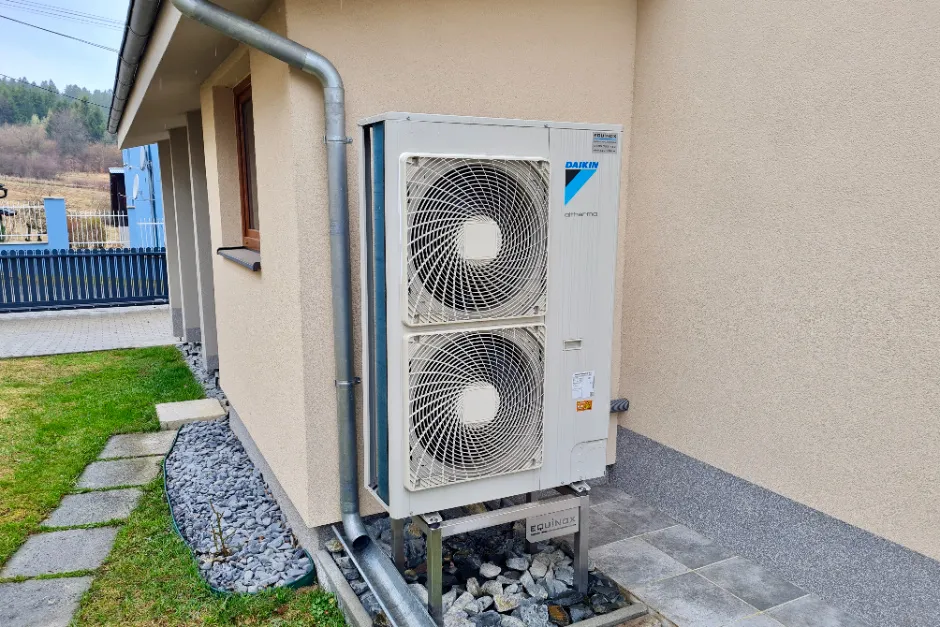 Tepelné čerpadlo vzduch voda Daikin Altherma LT 11kW rodinný dom Hrochoť