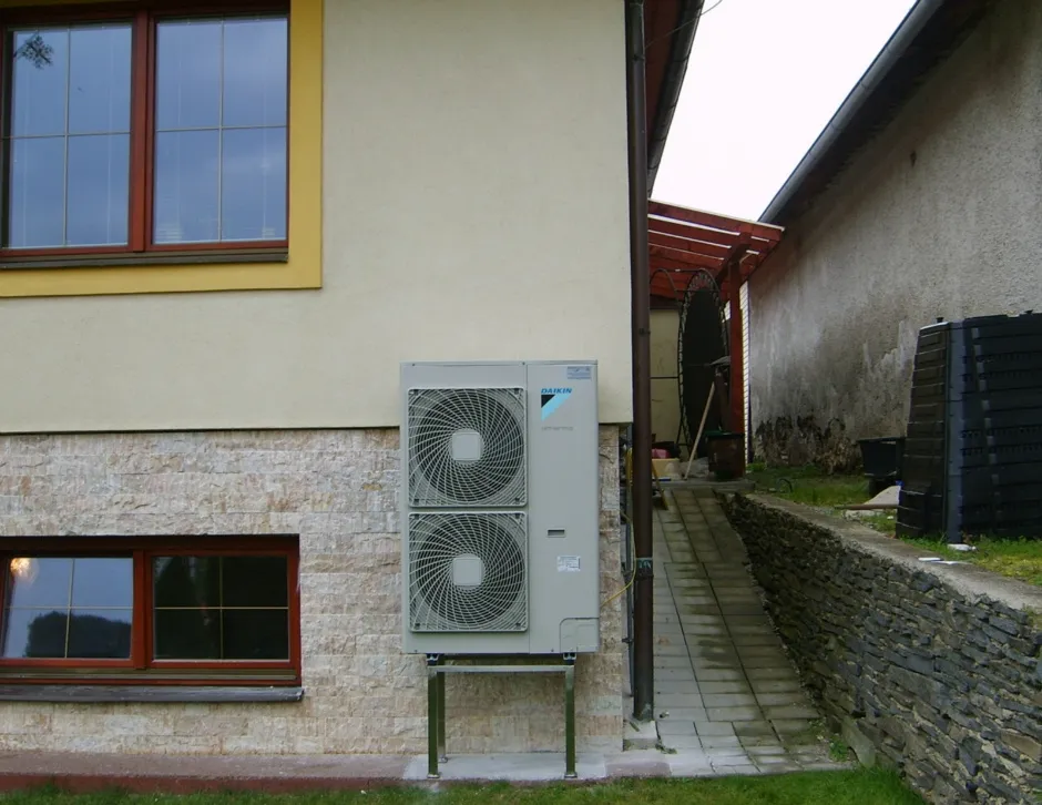 Tepelné čerpadlo vzduch voda Daikin Altherma LT 11kW rodinný dom Hrochoť
