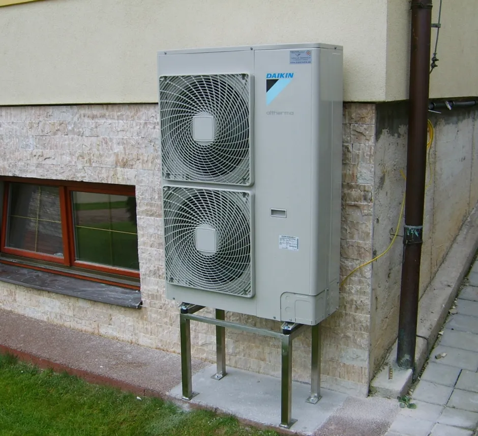 Tepelné čerpadlo vzduch voda Daikin Altherma LT 11kW rodinný dom Hrochoť