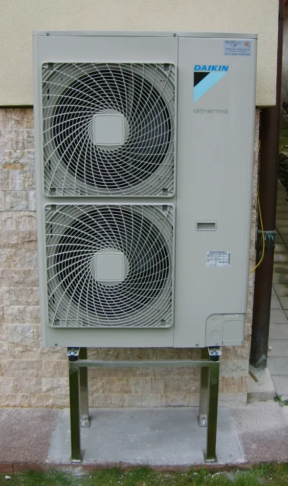 Tepelné čerpadlo vzduch voda Daikin Altherma LT 11kW rodinný dom Hrochoť