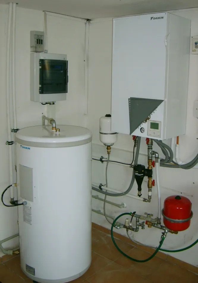 Tepelné čerpadlo vzduch voda Daikin Altherma LT 11kW rodinný dom Hrochoť
