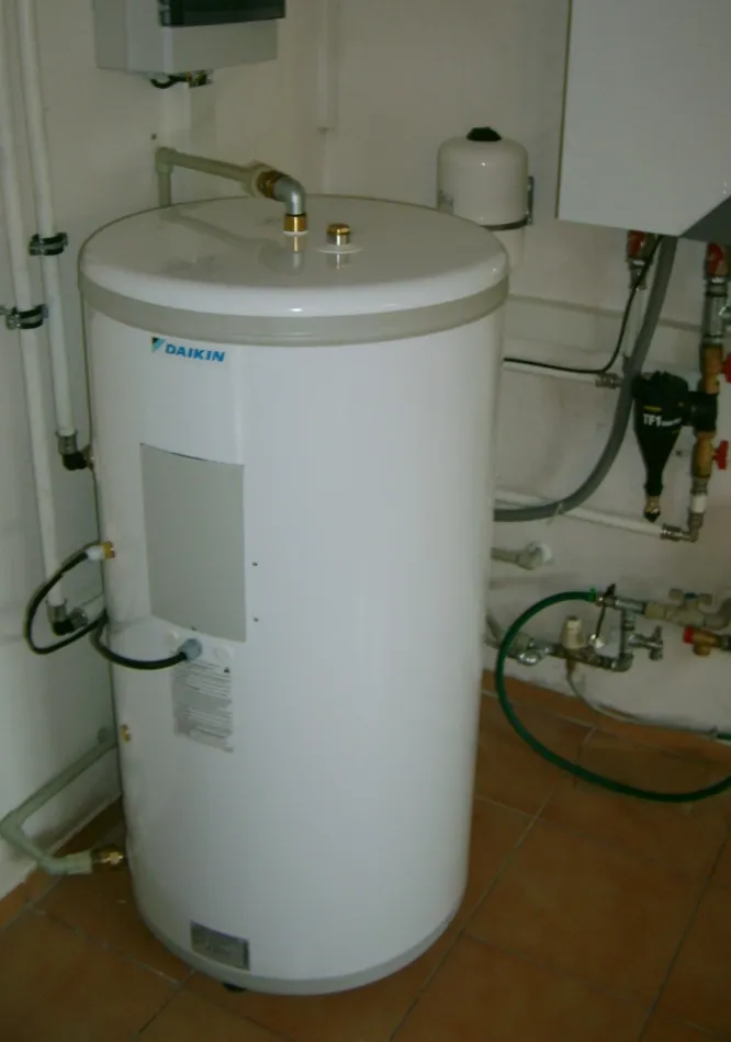 Tepelné čerpadlo vzduch voda Daikin Altherma LT 11kW rodinný dom Hrochoť