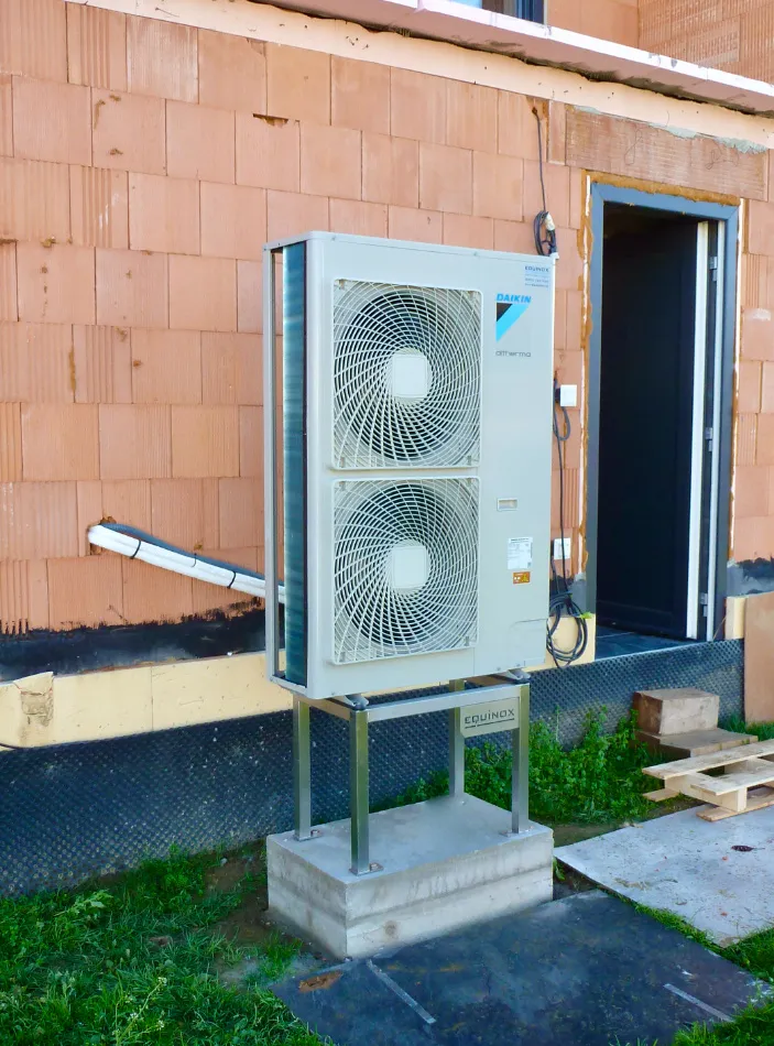 Tepelné čerpadlo vzduch voda Daikin Altherma LT 11kW rodinný dom Hruštín