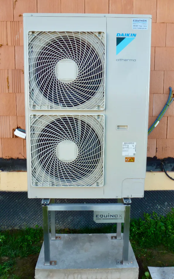 Tepelné čerpadlo vzduch voda Daikin Altherma LT 11kW rodinný dom Hruštín