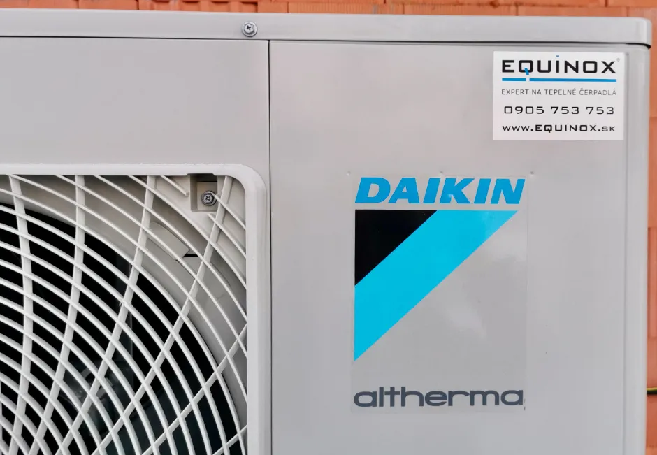 Tepelné čerpadlo vzduch voda Daikin Altherma LT 11kW rodinný dom Hruštín