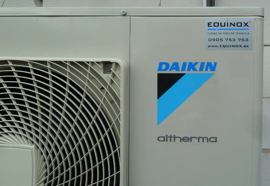 Tepelné čerpadlo vzduch voda Daikin Altherma LT 11kW rodinný dom Komjatná